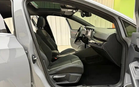 Volkswagen Golf VIII, 2022 год, 1 500 000 рублей, 13 фотография