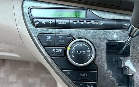 Toyota ISis I, 2011 год, 893 000 рублей, 8 фотография