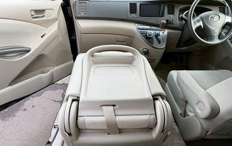 Toyota ISis I, 2011 год, 893 000 рублей, 17 фотография