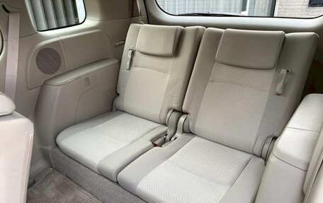 Toyota ISis I, 2011 год, 893 000 рублей, 23 фотография