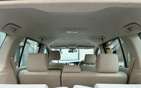 Toyota ISis I, 2011 год, 893 000 рублей, 28 фотография