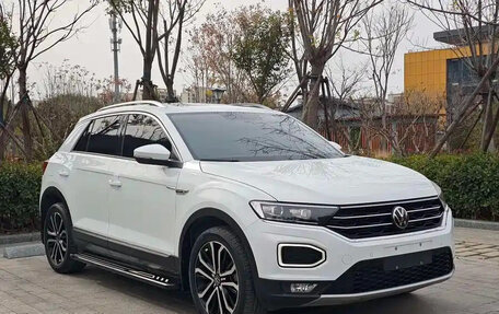 Volkswagen T-Roc I, 2022 год, 1 500 000 рублей, 3 фотография