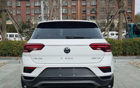 Volkswagen T-Roc I, 2022 год, 1 500 000 рублей, 5 фотография