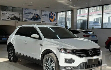 Volkswagen T-Roc I, 2022 год, 1 400 000 рублей, 3 фотография