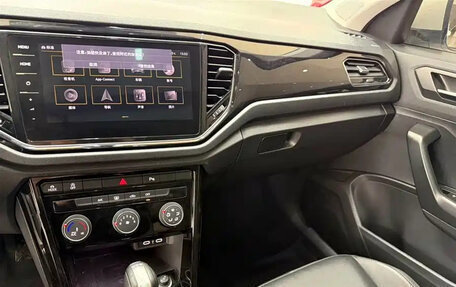 Volkswagen T-Roc I, 2022 год, 1 400 000 рублей, 11 фотография