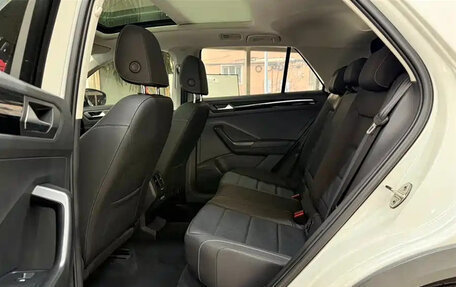 Volkswagen T-Roc I, 2022 год, 1 400 000 рублей, 17 фотография