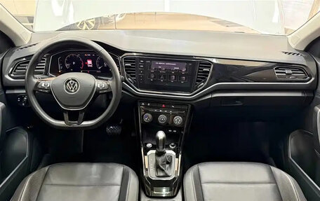 Volkswagen T-Roc I, 2022 год, 1 400 000 рублей, 19 фотография