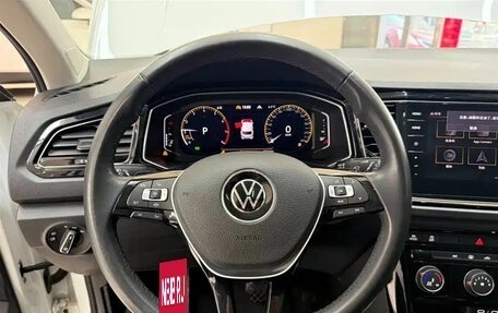 Volkswagen T-Roc I, 2022 год, 1 400 000 рублей, 10 фотография