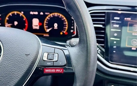 Volkswagen T-Roc I, 2022 год, 1 400 000 рублей, 30 фотография