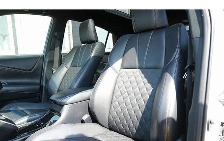 Toyota Harrier, 2017 год, 2 400 000 рублей, 23 фотография