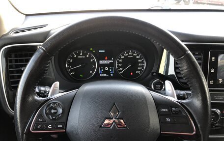 Mitsubishi Outlander III рестайлинг 3, 2019 год, 2 500 000 рублей, 8 фотография