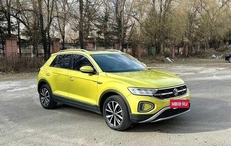 Volkswagen T-Roc I, 2024 год, 1 984 000 рублей, 3 фотография