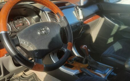 Toyota Land Cruiser Prado 120 рестайлинг, 2006 год, 2 150 000 рублей, 17 фотография