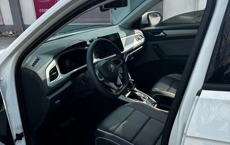 Volkswagen T-Roc I, 2024 год, 1 985 000 рублей, 9 фотография