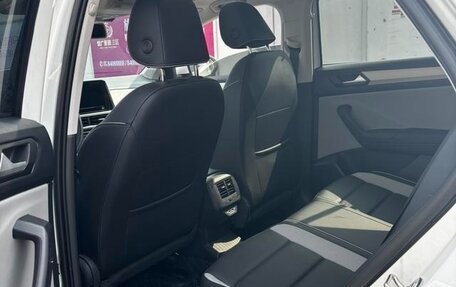 Volkswagen T-Roc I, 2024 год, 1 985 000 рублей, 10 фотография