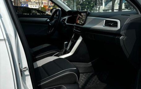 Volkswagen T-Roc I, 2024 год, 1 985 000 рублей, 12 фотография