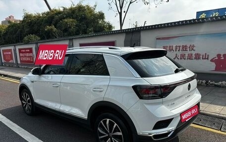 Volkswagen T-Roc I, 2024 год, 1 985 000 рублей, 6 фотография