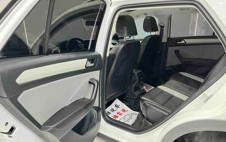 Volkswagen T-Roc I, 2024 год, 1 980 000 рублей, 8 фотография