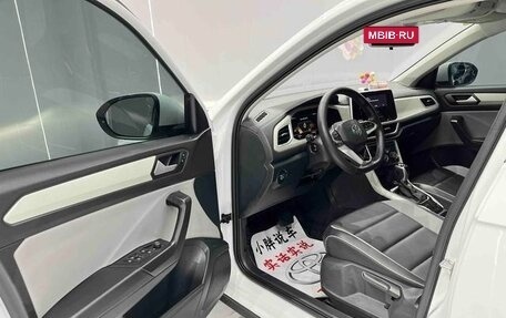 Volkswagen T-Roc I, 2024 год, 1 980 000 рублей, 7 фотография