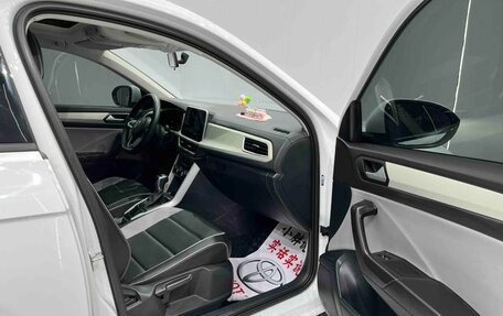 Volkswagen T-Roc I, 2024 год, 1 980 000 рублей, 9 фотография