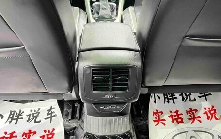 Volkswagen T-Roc I, 2024 год, 1 980 000 рублей, 13 фотография