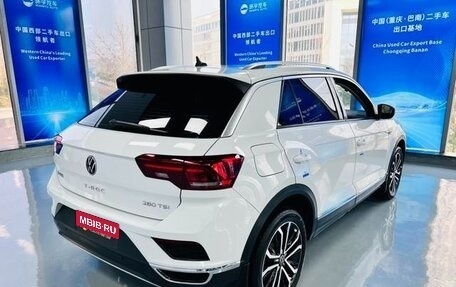 Volkswagen T-Roc I, 2024 год, 1 975 000 рублей, 4 фотография