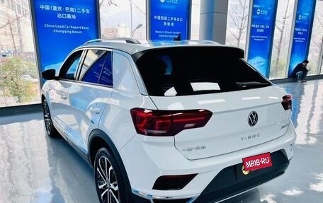 Volkswagen T-Roc I, 2024 год, 1 975 000 рублей, 6 фотография