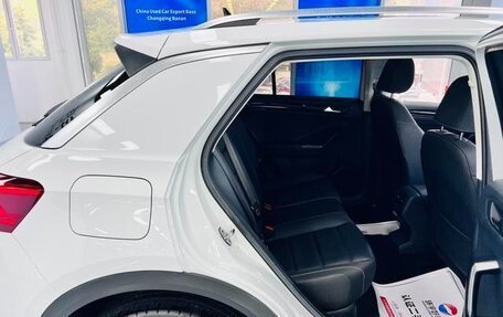 Volkswagen T-Roc I, 2024 год, 1 975 000 рублей, 11 фотография