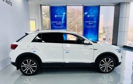 Volkswagen T-Roc I, 2024 год, 1 975 000 рублей, 7 фотография