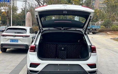 Volkswagen T-Roc I, 2023 год, 1 695 050 рублей, 13 фотография