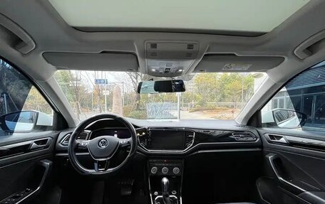 Volkswagen T-Roc I, 2023 год, 1 695 050 рублей, 9 фотография