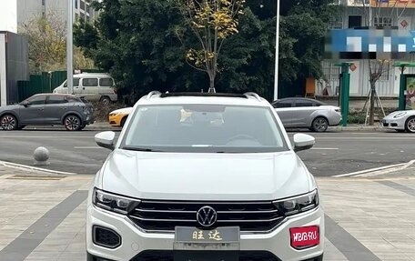 Volkswagen T-Roc I, 2023 год, 1 695 050 рублей, 1 фотография