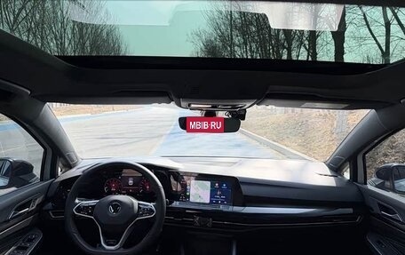 Volkswagen Golf VIII, 2022 год, 1 803 000 рублей, 11 фотография