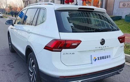 Volkswagen Tiguan II, 2022 год, 1 750 000 рублей, 3 фотография