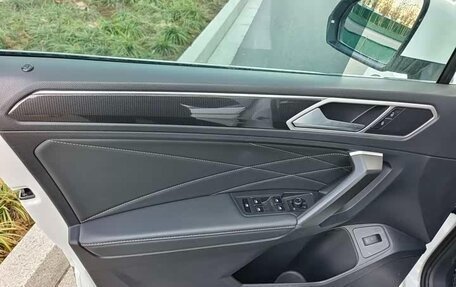 Volkswagen Tiguan II, 2022 год, 1 750 000 рублей, 12 фотография