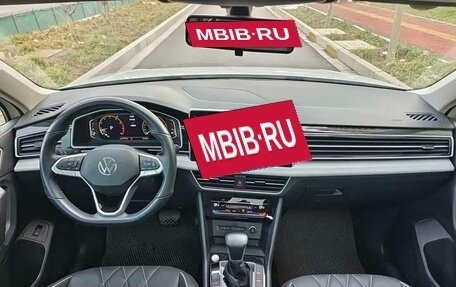 Volkswagen Tiguan II, 2022 год, 1 750 000 рублей, 8 фотография