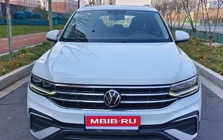 Volkswagen Tiguan II, 2022 год, 1 750 000 рублей, 5 фотография