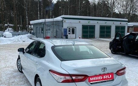 Toyota Camry, 2021 год, 3 000 000 рублей, 10 фотография