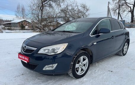 Opel Astra J, 2011 год, 730 000 рублей, 2 фотография
