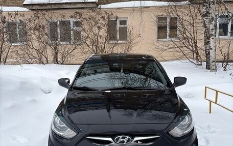 Hyundai Solaris II рестайлинг, 2012 год, 675 000 рублей, 1 фотография