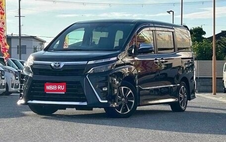 Toyota Voxy III, 2017 год, 1 700 000 рублей, 1 фотография