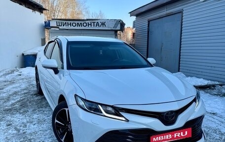 Toyota Camry, 2018 год, 2 680 000 рублей, 1 фотография