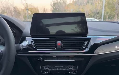 BMW 1 серия, 2022 год, 1 500 000 рублей, 10 фотография