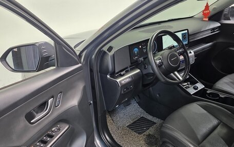 Hyundai Kona, 2023 год, 1 790 000 рублей, 5 фотография