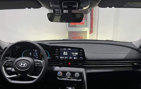 Hyundai Elantra, 2023 год, 1 605 000 рублей, 10 фотография