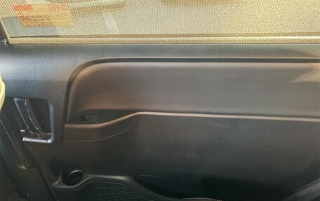 Toyota Voxy III, 2017 год, 1 700 000 рублей, 31 фотография