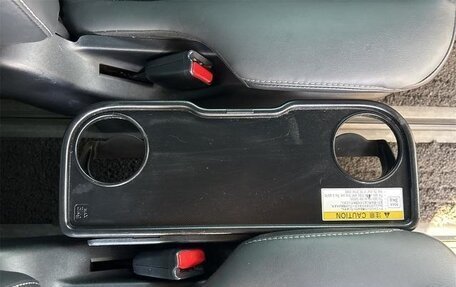 Toyota Voxy III, 2017 год, 1 700 000 рублей, 33 фотография