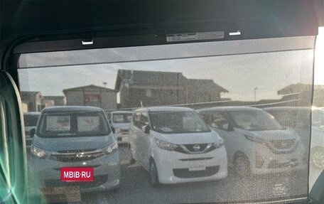 Toyota Voxy III, 2017 год, 1 700 000 рублей, 35 фотография