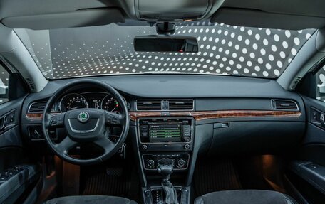 Skoda Superb III рестайлинг, 2012 год, 1 512 000 рублей, 21 фотография