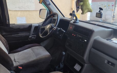 Volkswagen Transporter T4, 2002 год, 700 000 рублей, 1 фотография